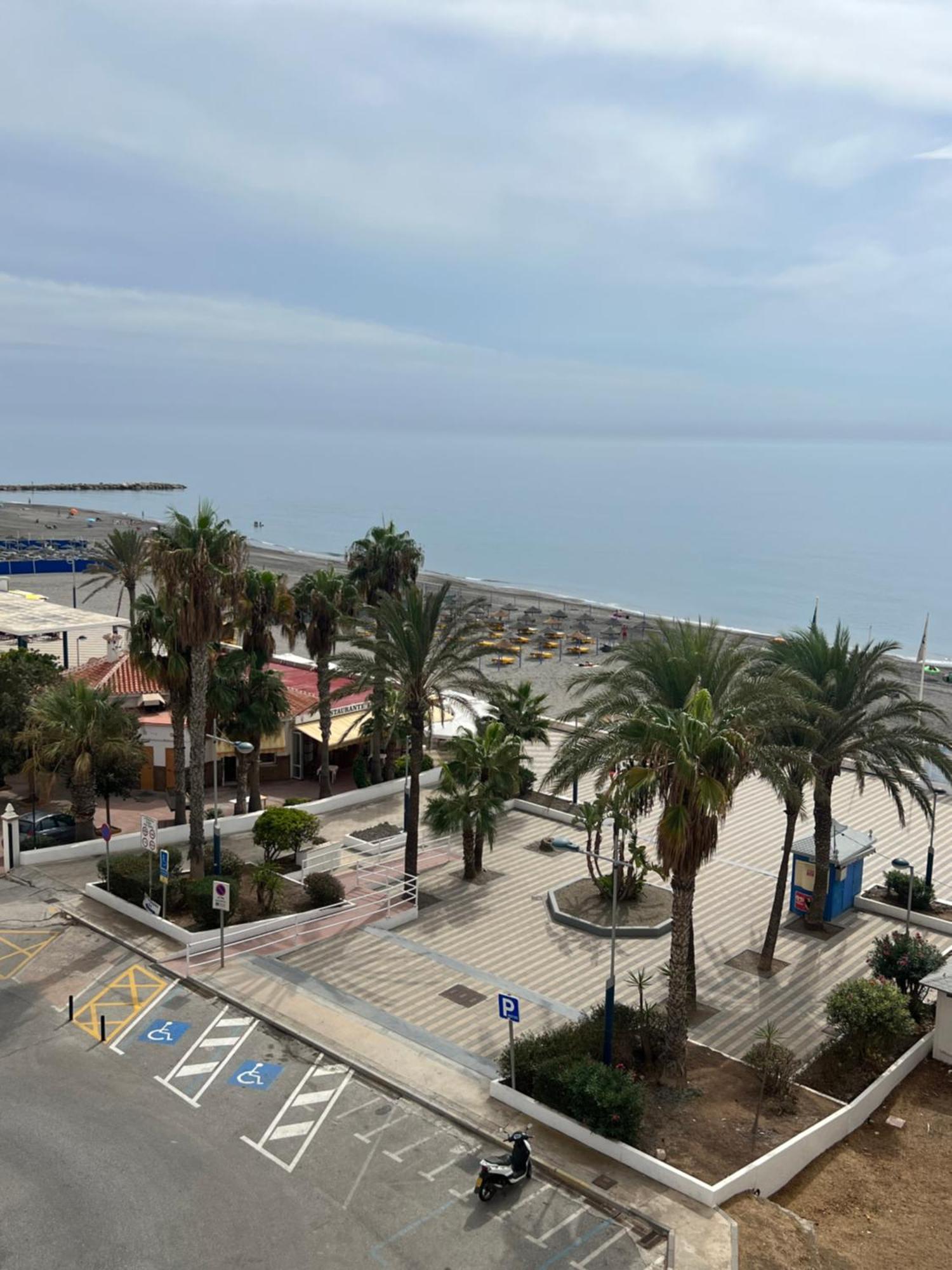 Estudio Mar En Calma, Primera Linea De Playa Con Vistas Al Mar Torrox Esterno foto